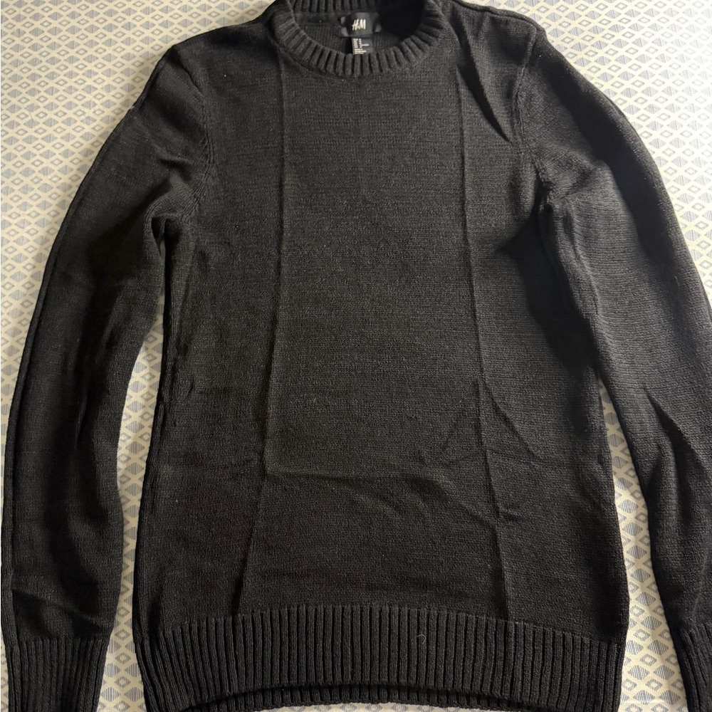 H&M Men's Classic Black Crewneck Sweater